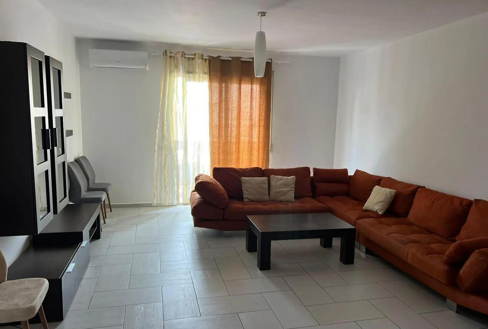 Seaside Henri Apartment Дуррес